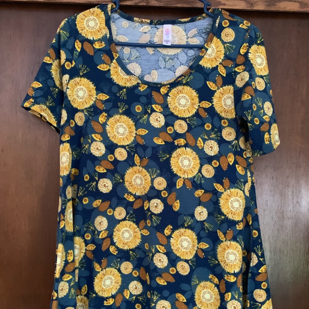 Lularoe perfect Tee